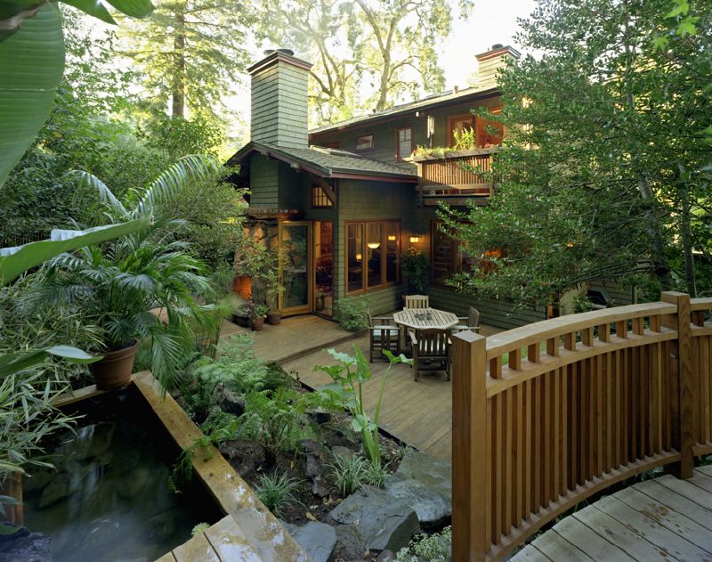 Exterior 4.jpg
